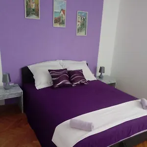 https://apartmani-ketryn.primorje-gorskikotar.com